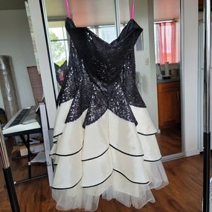 Betsey Johnson Cocktail Party Dress
